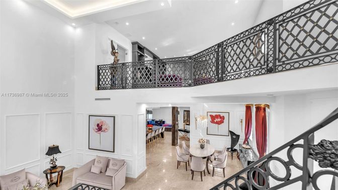 Dining room, Interior, Recessed Lighting