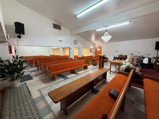 Billiard Table, Interior