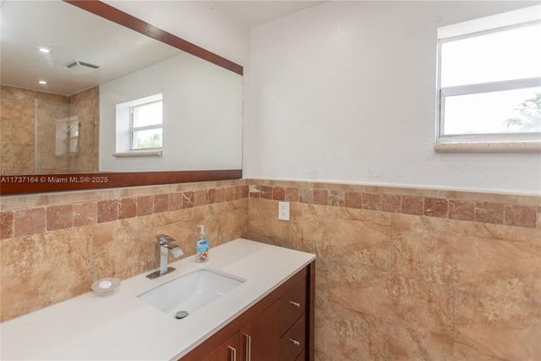 Bathroom, Interior, Recessed Lighting