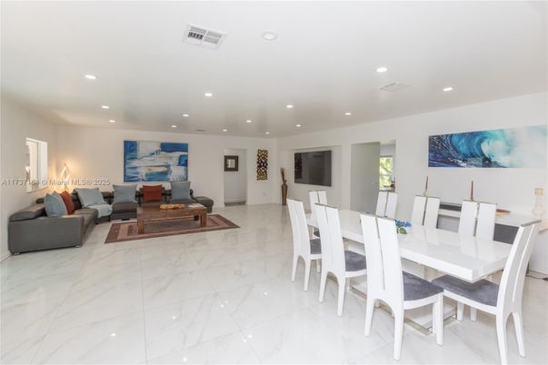 Dining room, Interior, Living room, Marble, Recessed Lighting