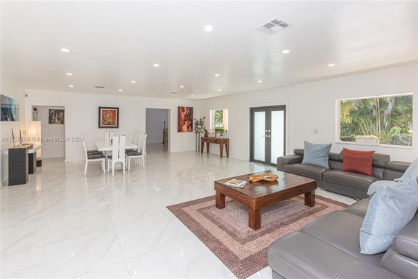 Dining room, Interior, Living room, Marble, Recessed Lighting