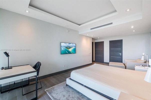 Bedroom, Home Office, Interior, Recessed Lighting, Wood Texture Flooring