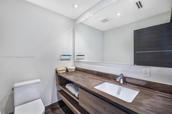 Bathroom, Interior, Recessed Lighting