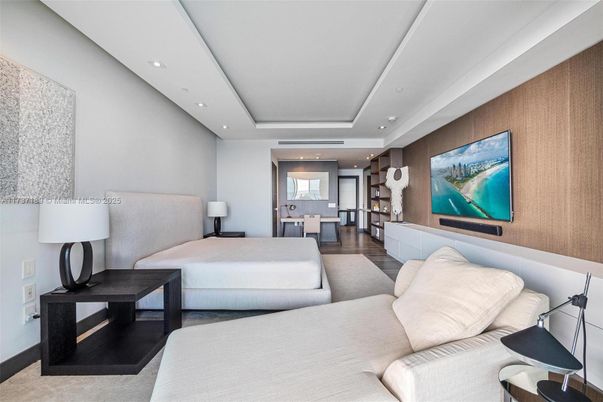 Bedroom, Interior, Living room, Recessed Lighting, Wood Texture Flooring