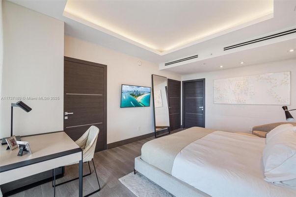 Bedroom, Home Office, Interior, Recessed Lighting, Wood Texture Flooring
