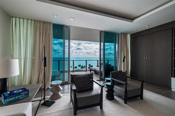 Interior, Living room, Recessed Lighting, Water