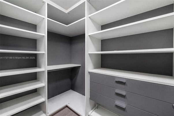 Interior, Walk-in Closets