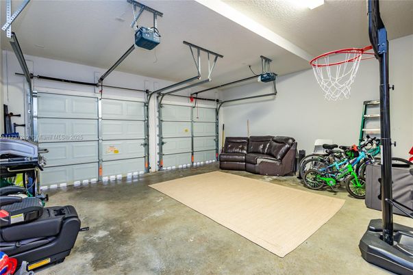 Garage, Interior