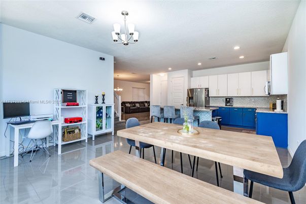 Chandelier, Dining room, Interior, Kitchen, Pendant Lights, Recessed Lighting, Stainless Steel Appliances