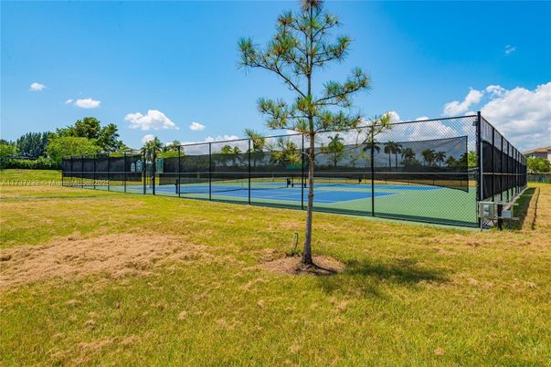 Exterior, Tennis Courts