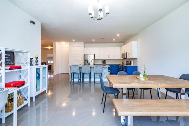 Dining room, Interior, Kitchen, Recessed Lighting, Stainless Steel Appliances