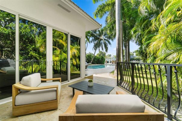 Interior, Pool, Sun Room