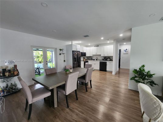 Dining room, Interior, Kitchen, Recessed Lighting, Wood Texture Flooring