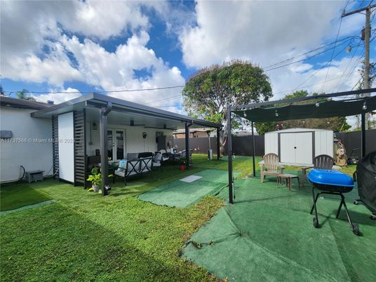 Backyard, Exterior