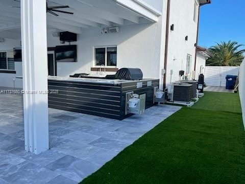 Backyard, Exterior