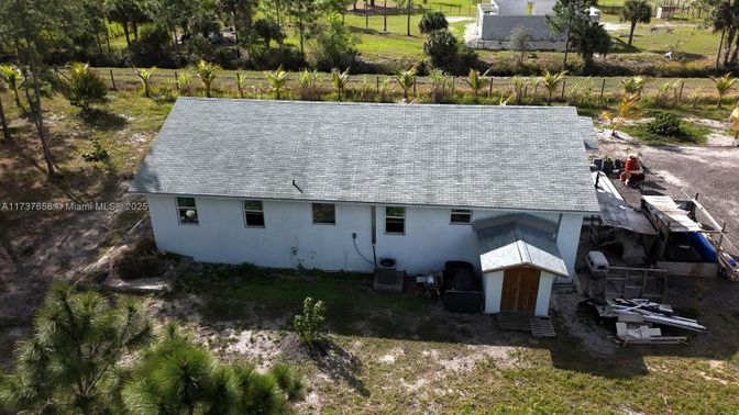 Exterior, Drone