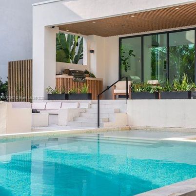 Exterior, Interior, Pool
