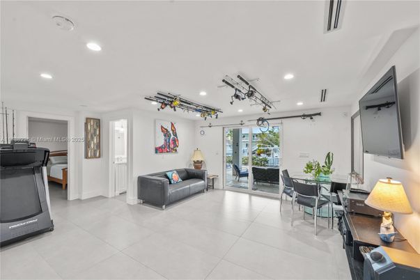 Dining room, Interior, Recessed Lighting