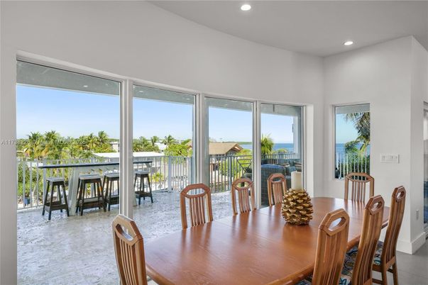 Dining room, Interior, Recessed Lighting, Water