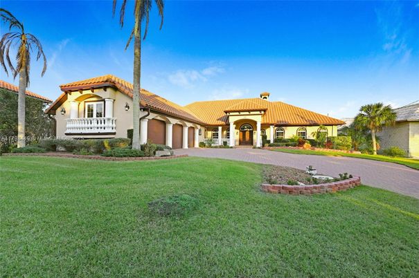 Backyard, Exterior, Facade, Mediterranean