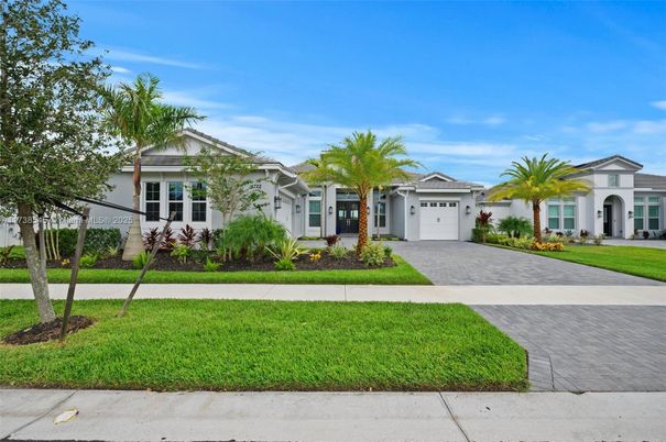 Attached, Exterior, Facade, Ranch