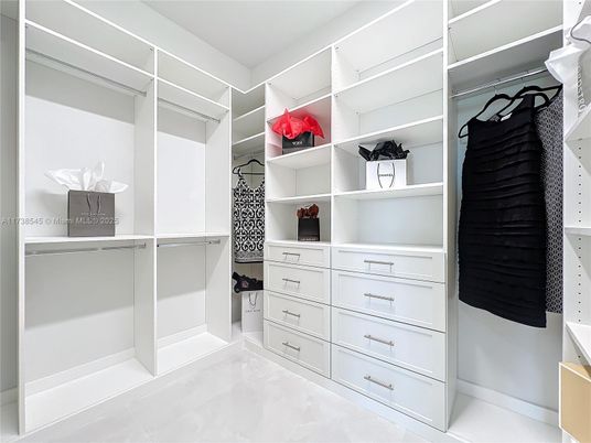 Interior, Walk-in Closets