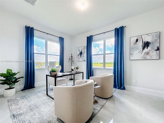 Home Office, Interior