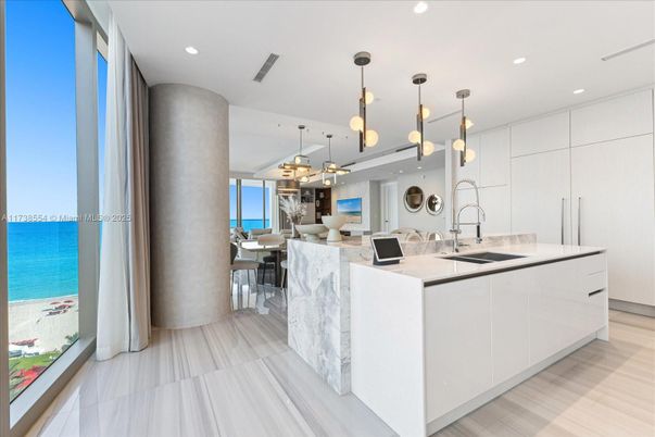 Dining room, Interior, Kitchen, Pendant Lights, Recessed Lighting, Water