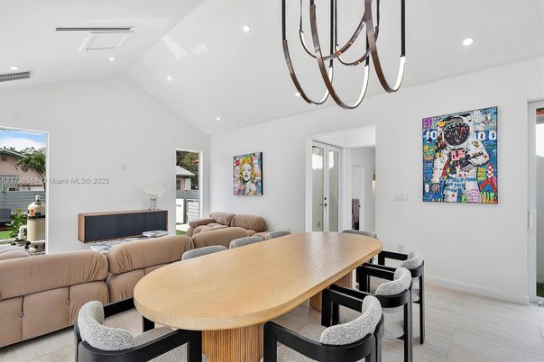 Dining room, Interior, Living room, Pendant Lights, Recessed Lighting