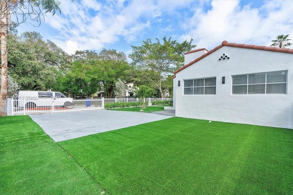 Backyard, Exterior