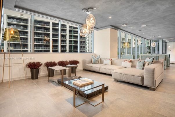 Interior, Living room, Pendant Lights, Recessed Lighting