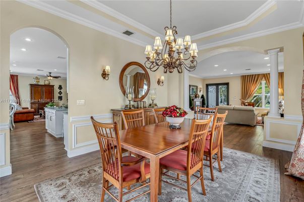 Chandelier, Dining room, Interior, Living room, Recessed Lighting, Wood Texture Flooring