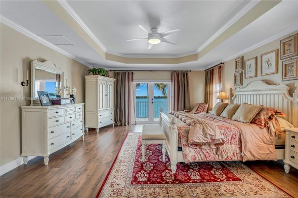 Bedroom, Interior, Water, Wood Texture Flooring