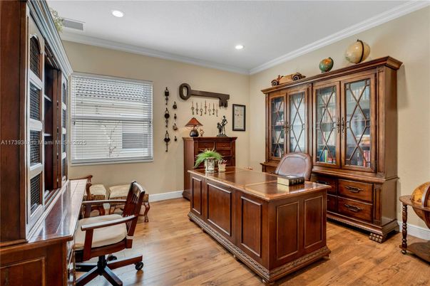 Home Office, Interior, Recessed Lighting, Wood Texture Flooring