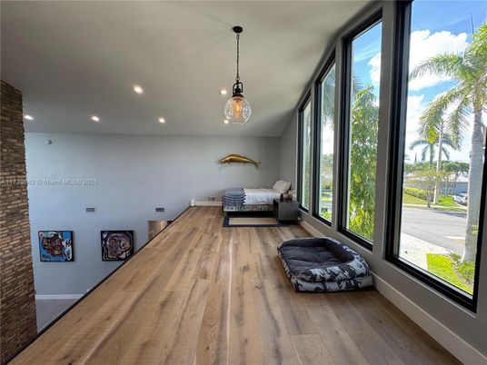 Interior, Pendant Lights, Recessed Lighting, Wood Texture Flooring