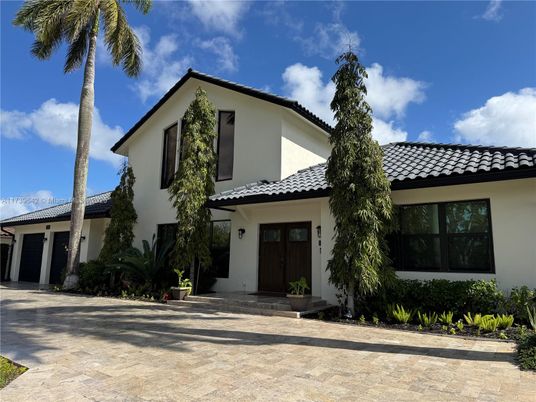 Attached, Exterior, Facade, Spanish Mediterranean