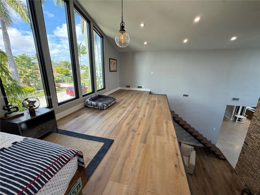 Interior, Pendant Lights, Recessed Lighting, Wood Texture Flooring