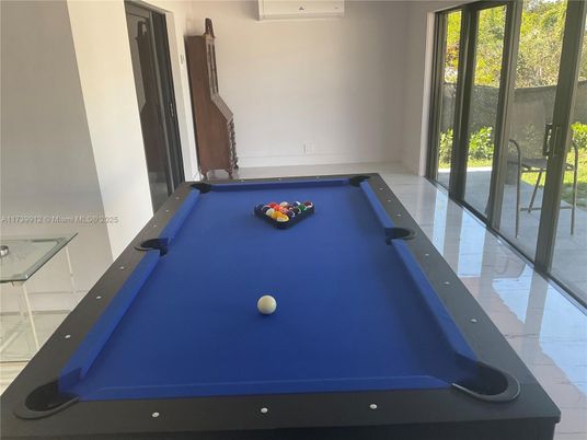 Billiard Table, Game Room, Interior