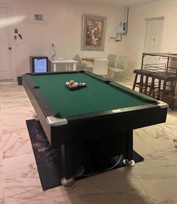 Billiard Table, Game Room, Interior