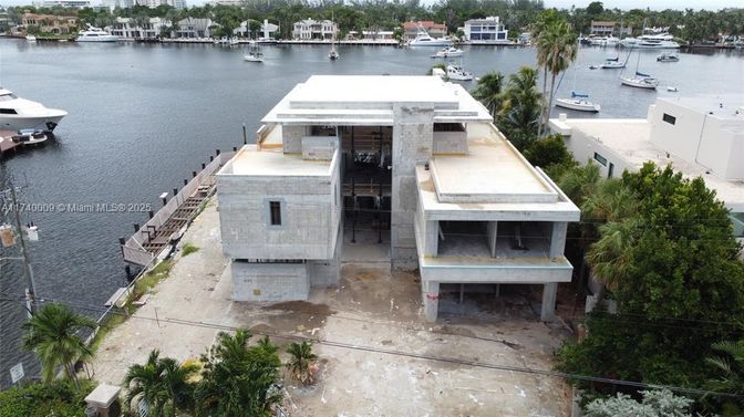 Exterior, Drone