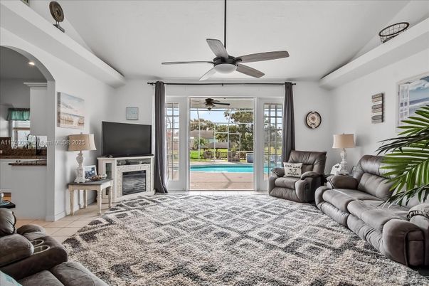 Fireplace, Interior, Living room
