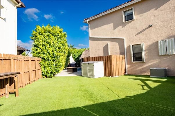 Backyard, Exterior