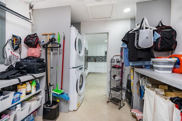 Interior, Recessed Lighting, Utility Closets, Washer