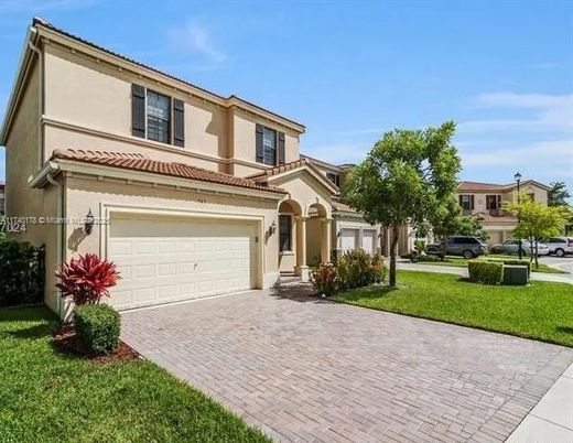 Attached, Backyard, Exterior, Facade, Mediterranean