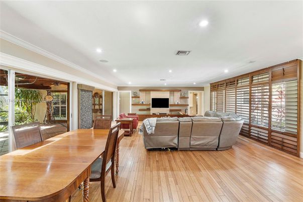 Dining room, Interior, Living room, Recessed Lighting, Wood Texture Flooring