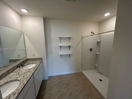 Bathroom, Dual Sink Vanities, Interior, Recessed Lighting