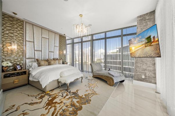 Bedroom, Chandelier, Interior, Pendant Lights