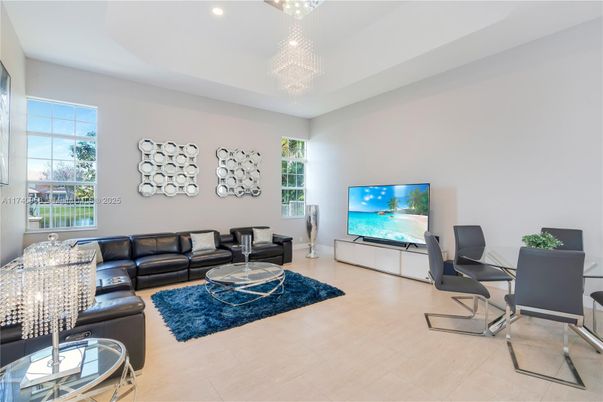 Chandelier, Dining room, Interior, Living room, Recessed Lighting, Wood Texture Flooring