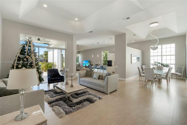 Chandelier, Dining room, Interior, Living room, Recessed Lighting