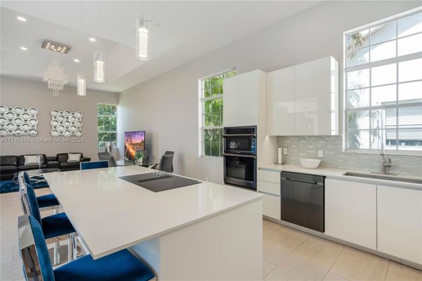 Dining room, Interior, Kitchen, Pendant Lights, Recessed Lighting